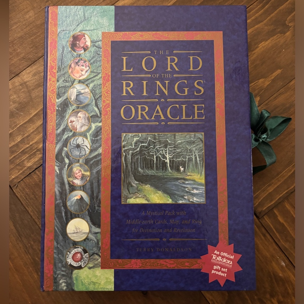 The Lord of the Rings Oracle Deck — Purple